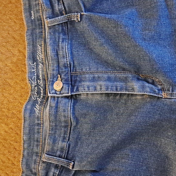 Womens Gloria Vanderbilt Denim 20W All-Around Slimming Effect Shorts - Picture 2 of 6